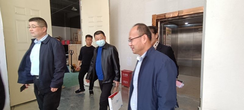 贴片机与上下板机的联动：进板与出板怎么配合